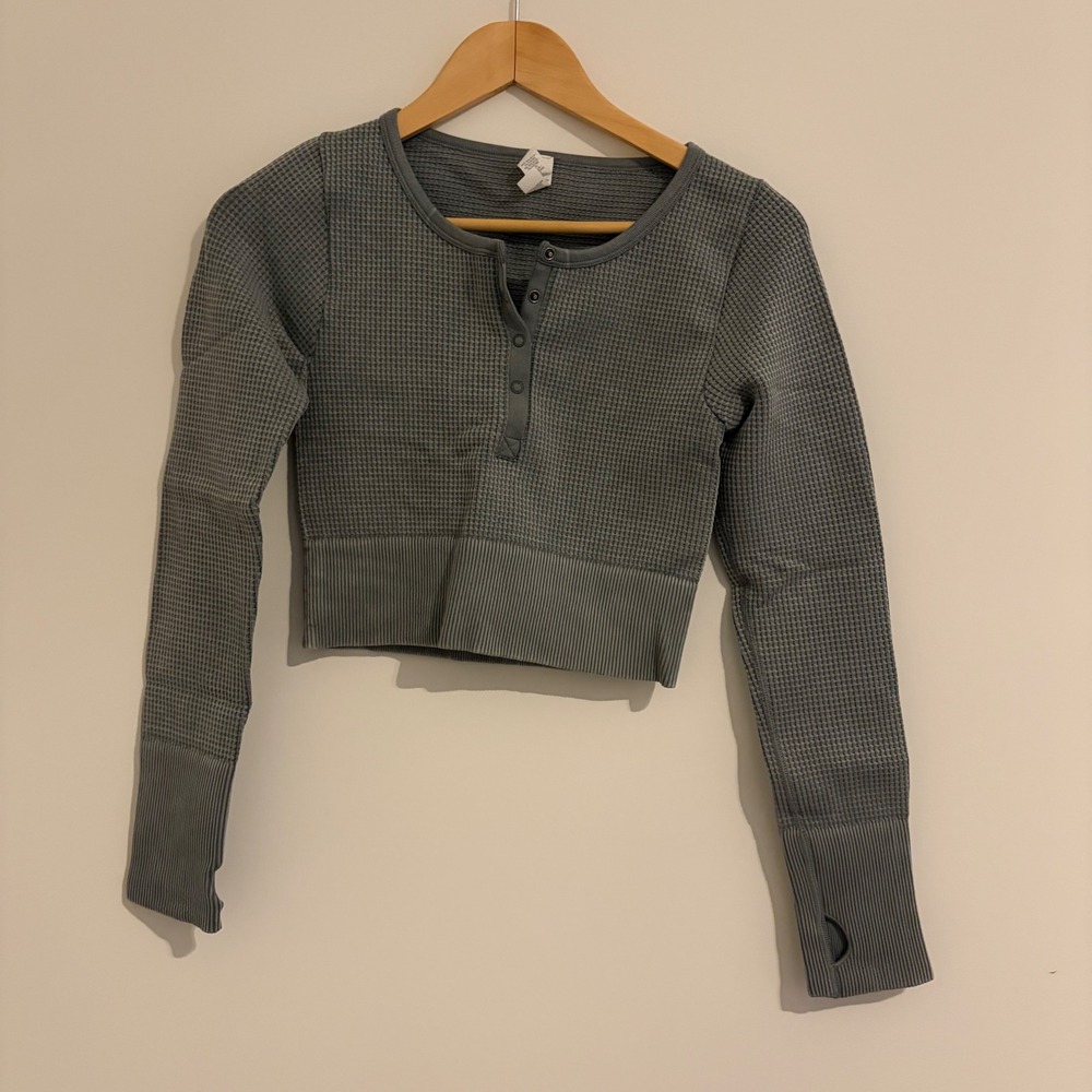 OFFLINE by Aerie Seamless Waffle Knit Cropped Henley Top Grey Medium